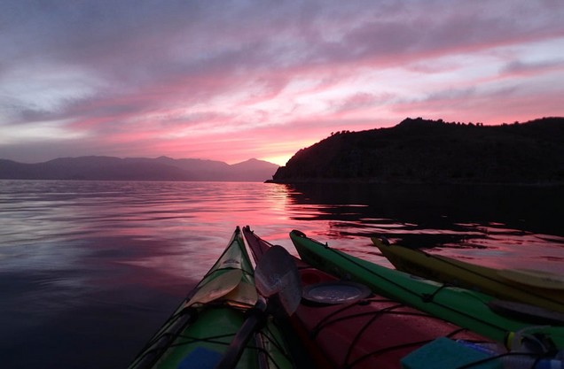 Medieval Castles Nafplio Kayak Tour: the view of the sea at sunset through the kayak canoes